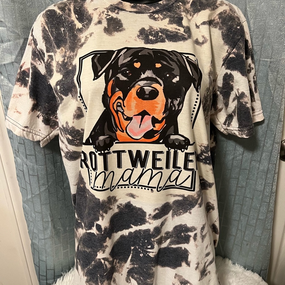 Bleached Rottweiler mama tee